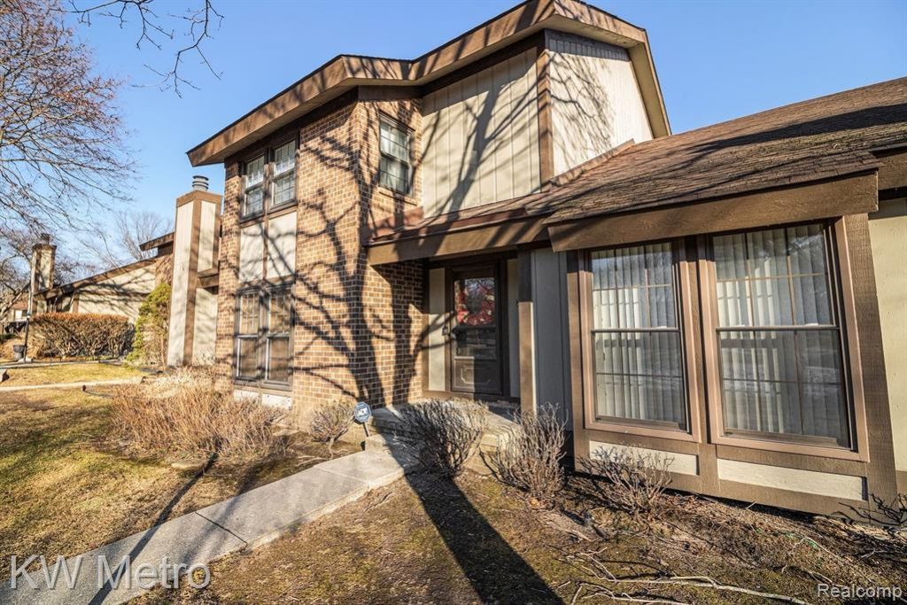 25062 Oakbrooke Drive , Southfield, MI 48033 Main Photo