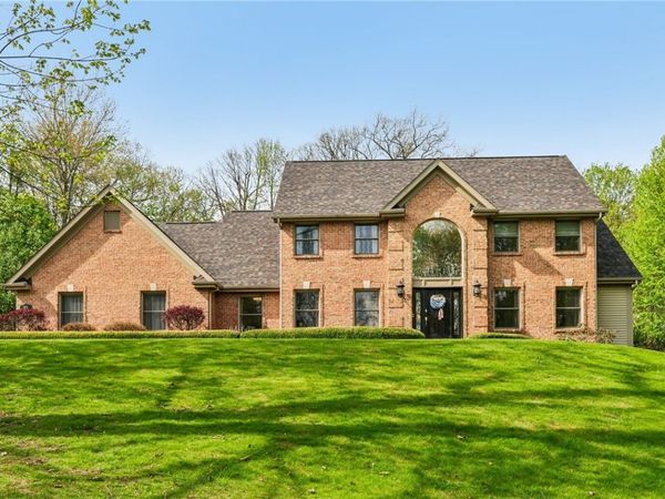 107 Timberlee Dr, Evans City, PA 16033