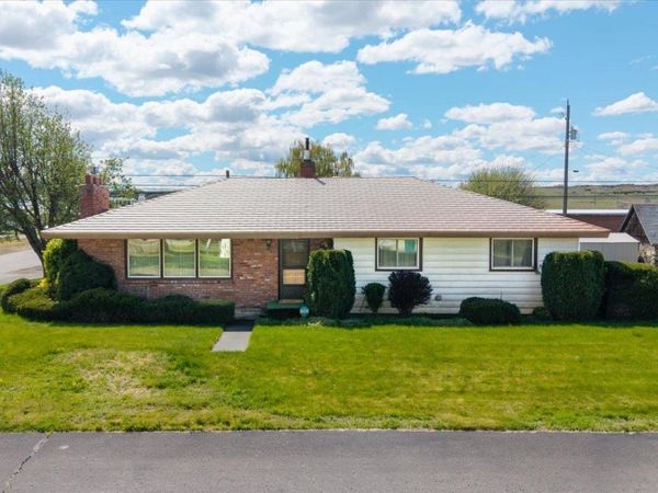 605 W 4th St, Sprague, WA 99032