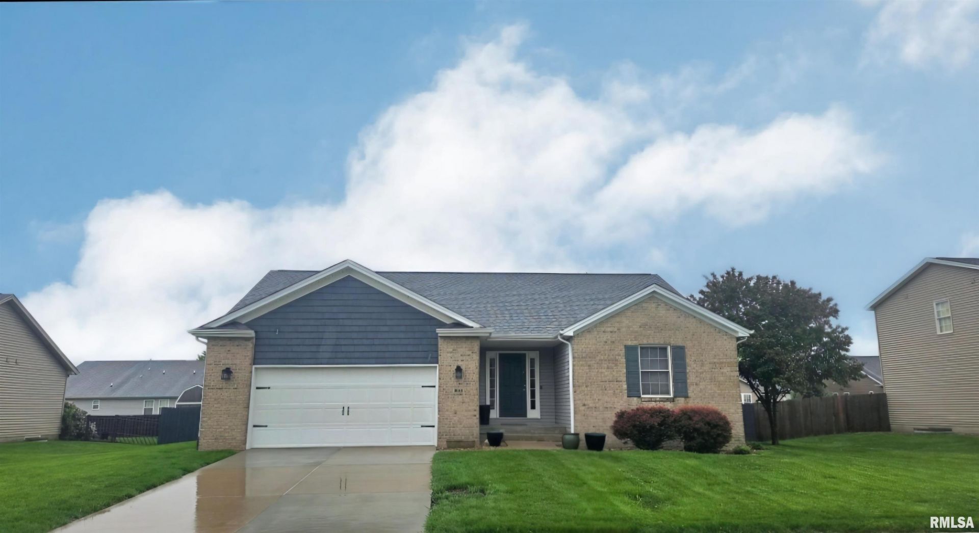 1618 Sidener Hall Drive, Chatham, IL 62629 Main Photo