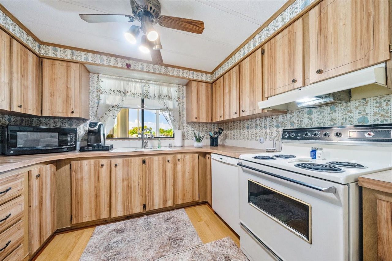 132 Lakeview Drive, Unit 132, Palmetto, FL 34221 Photo