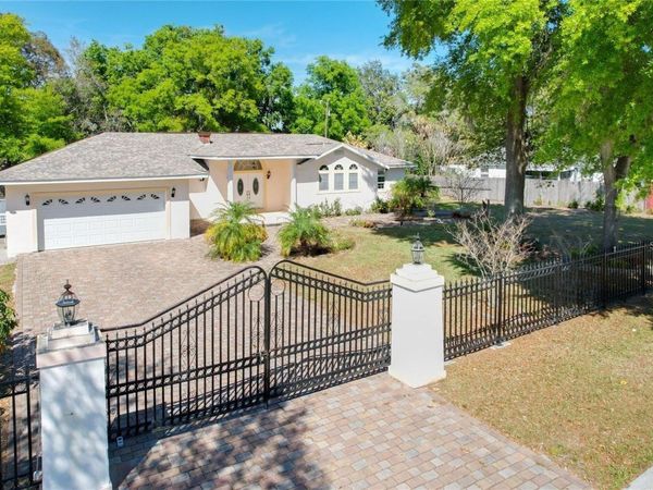 25 E CHESLEY AVENUE , EUSTIS, FL 32726