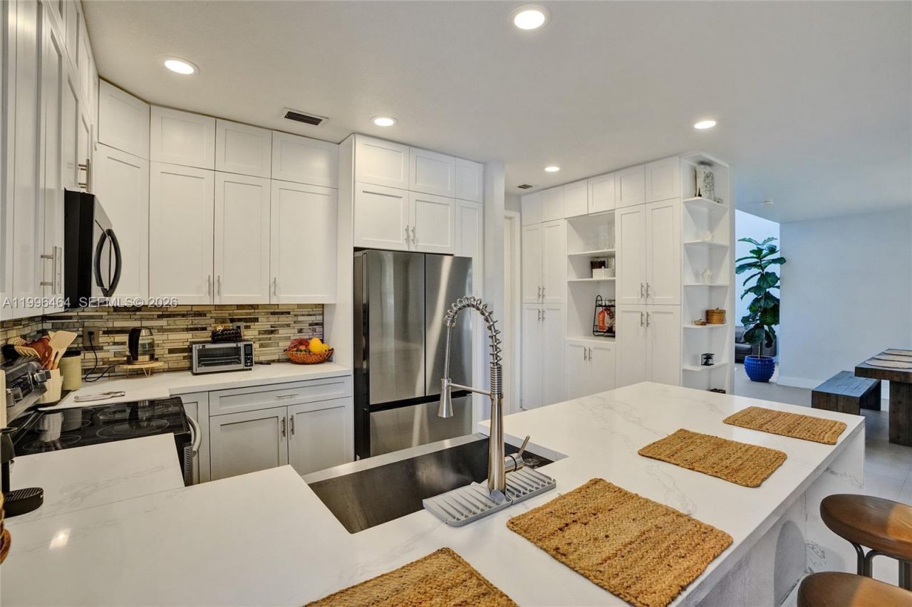 8987 SW 208th St , Cutler Bay, FL 33189 Photo