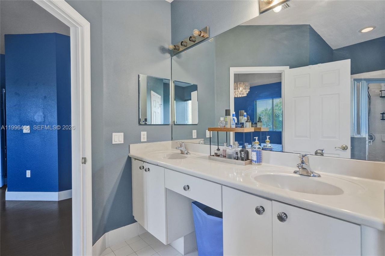 8987 SW 208th St , Cutler Bay, FL 33189 Photo