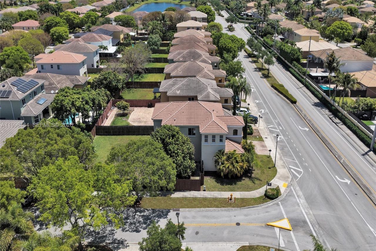 8987 SW 208th St , Cutler Bay, FL 33189 Photo