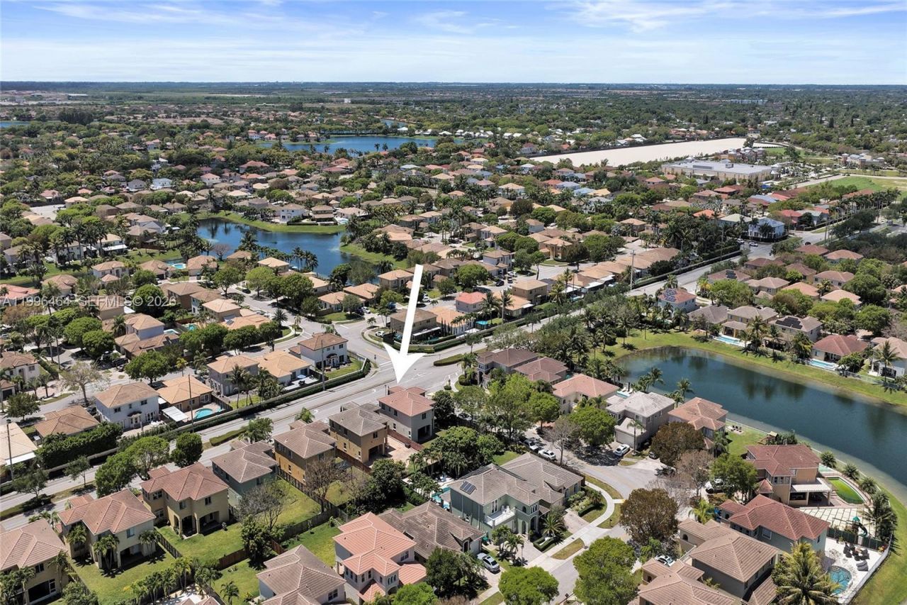 8987 SW 208th St , Cutler Bay, FL 33189 Photo