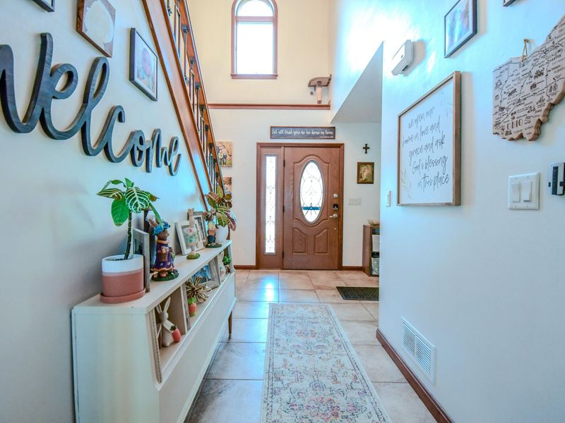 790 Chaucer Lane, Tipp City, OH 45371 Photo 4