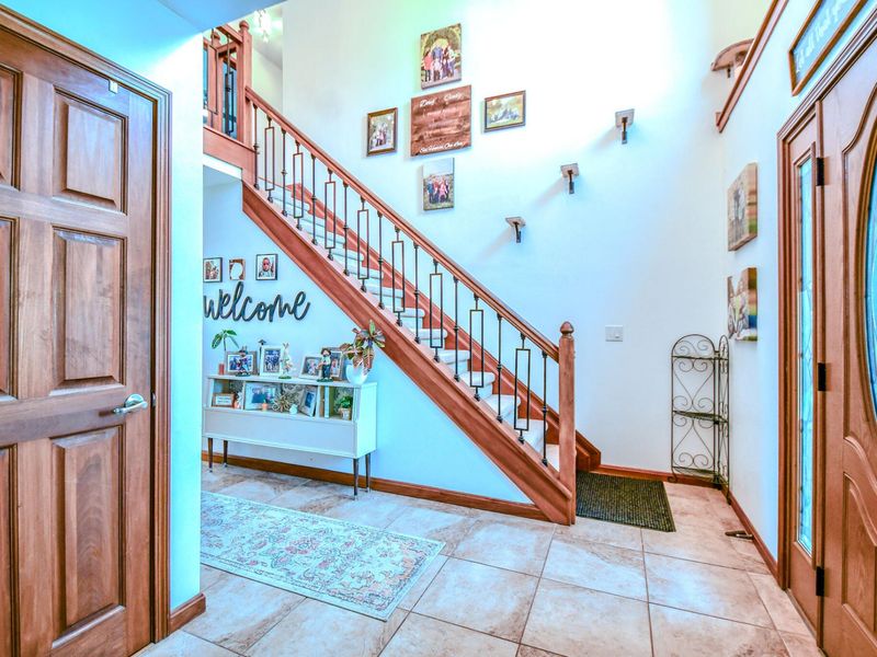 790 Chaucer Lane, Tipp City, OH 45371 Photo 6