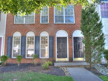 8 Amethyst Way, Franklin, NJ 08823