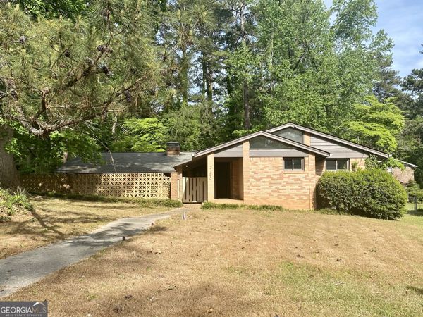 2700 SW The Fontainebleau SW, Atlanta, GA 30331