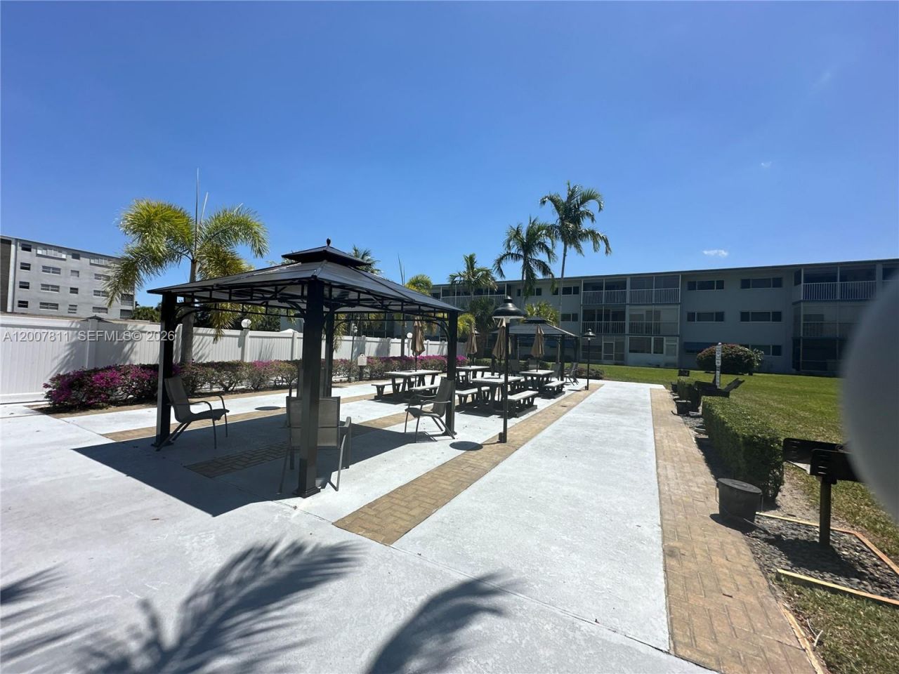 1001 Hillcrest Ct , Unit 306, Hollywood, FL 33021 Photo