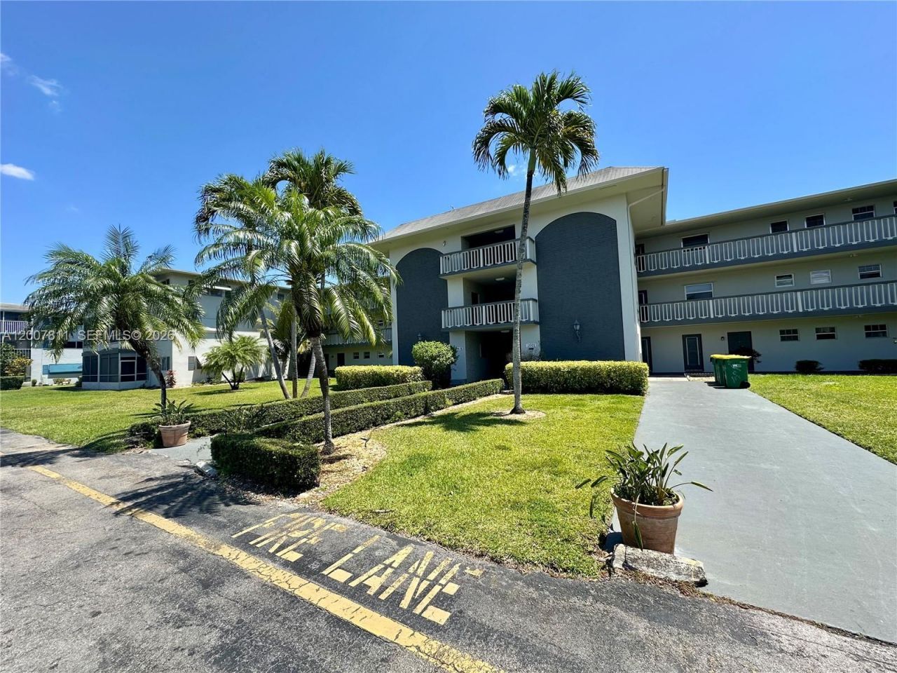 1001 Hillcrest Ct , Unit 306, Hollywood, FL 33021 Photo