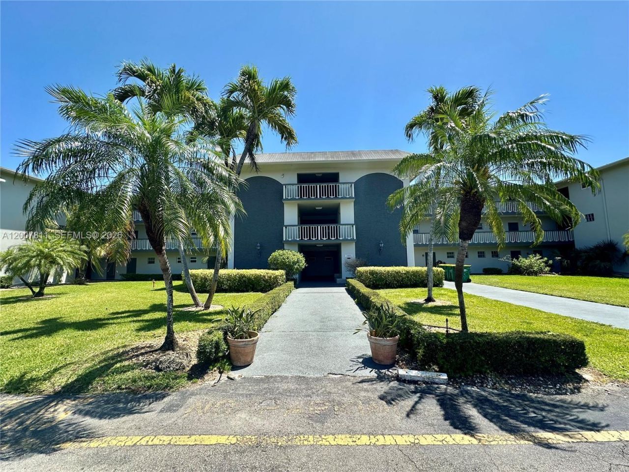 1001 Hillcrest Ct , Unit 306, Hollywood, FL 33021 Photo