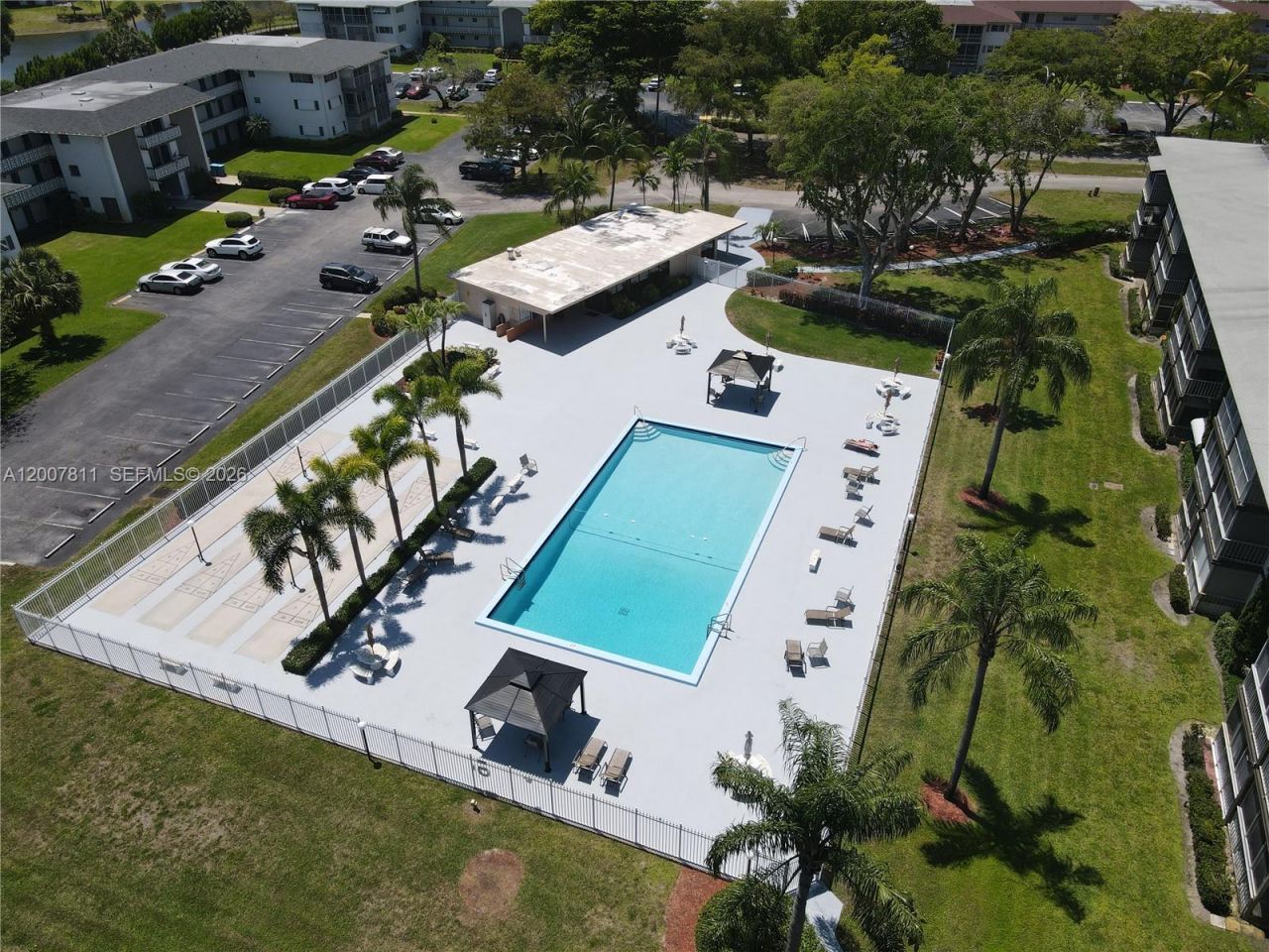 1001 Hillcrest Ct , Unit 306, Hollywood, FL 33021 Photo