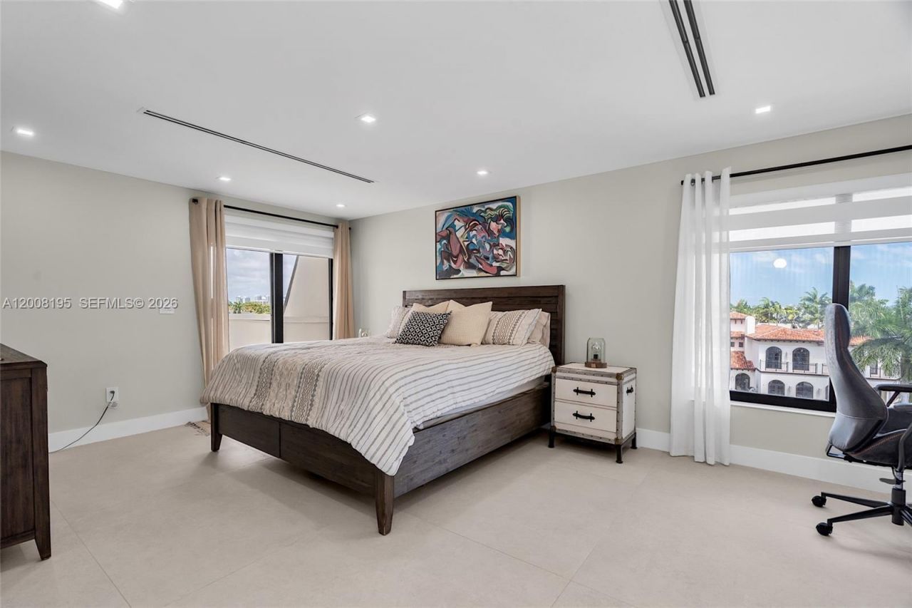 6901 Edgewater Dr , Unit 318, Coral Gables, FL 33133 Photo