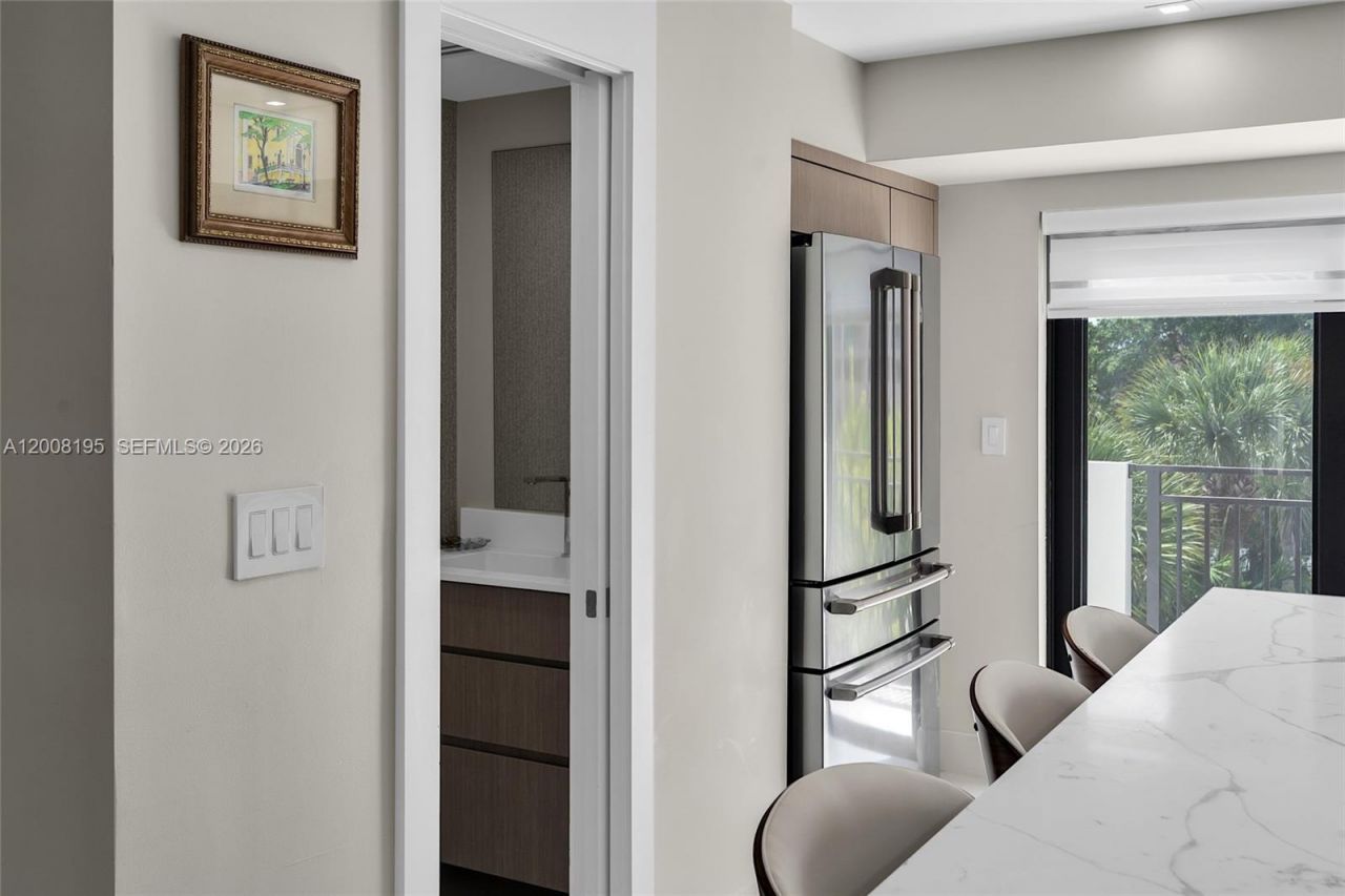 6901 Edgewater Dr , Unit 318, Coral Gables, FL 33133 Photo