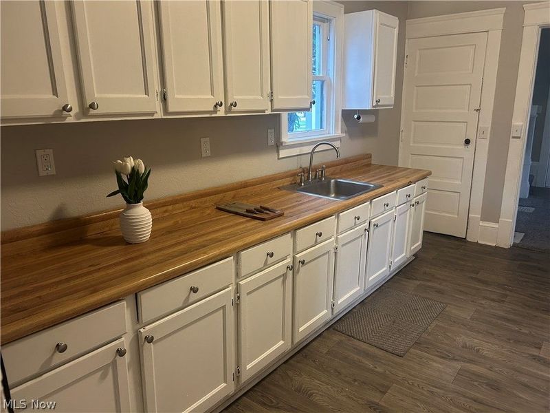 679 Wooster Road W, Barberton, OH 44203 Photo 3