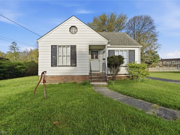 6210 Crossview Road , Seven Hills, OH 44131