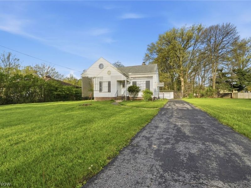 6210 Crossview Road, Seven Hills, OH 44131 Photo 5