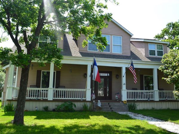 3202 N Travis, Cameron, TX 76520