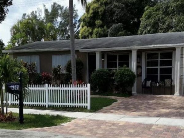 4241 NE 1st Terrace, Pompano Beach, FL 33064