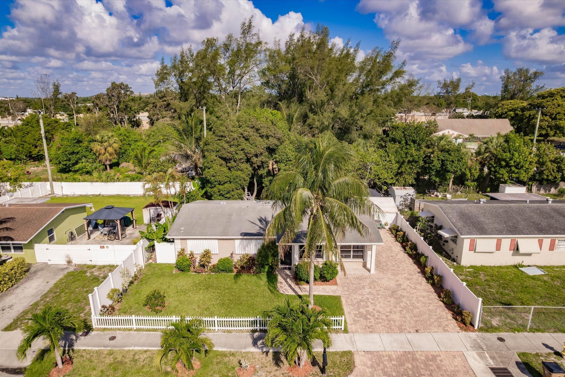 4241 NE 1st Terrace, Pompano Beach, FL 33064 Photo