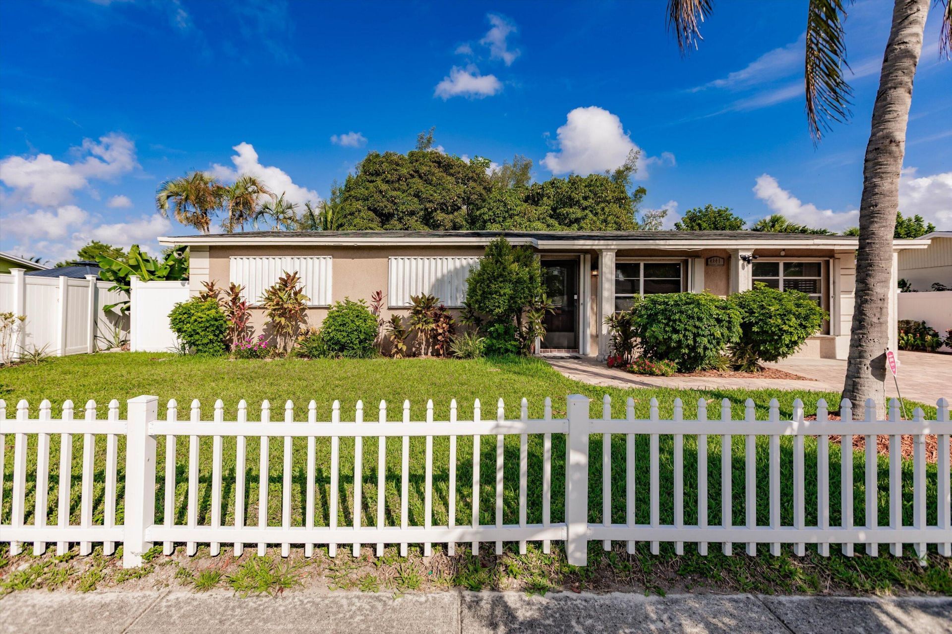 4241 NE 1st Terrace, Pompano Beach, FL 33064 Photo