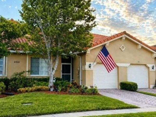 6500 Oxford Circle, Unit 103, Vero Beach, FL 32966