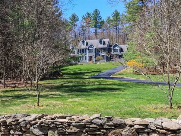 515 Old Dunstable Rd, Groton, MA 01450