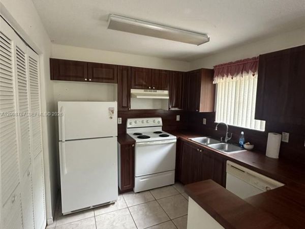 7125 NW 173rd Dr , Unit 2401, Hialeah, FL 33015