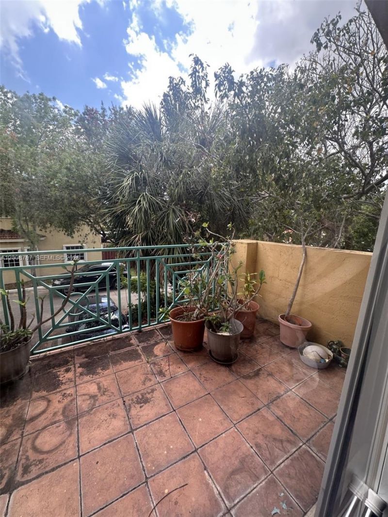 7125 NW 173rd Dr, Unit 2401, Hialeah, FL 33015 Photo