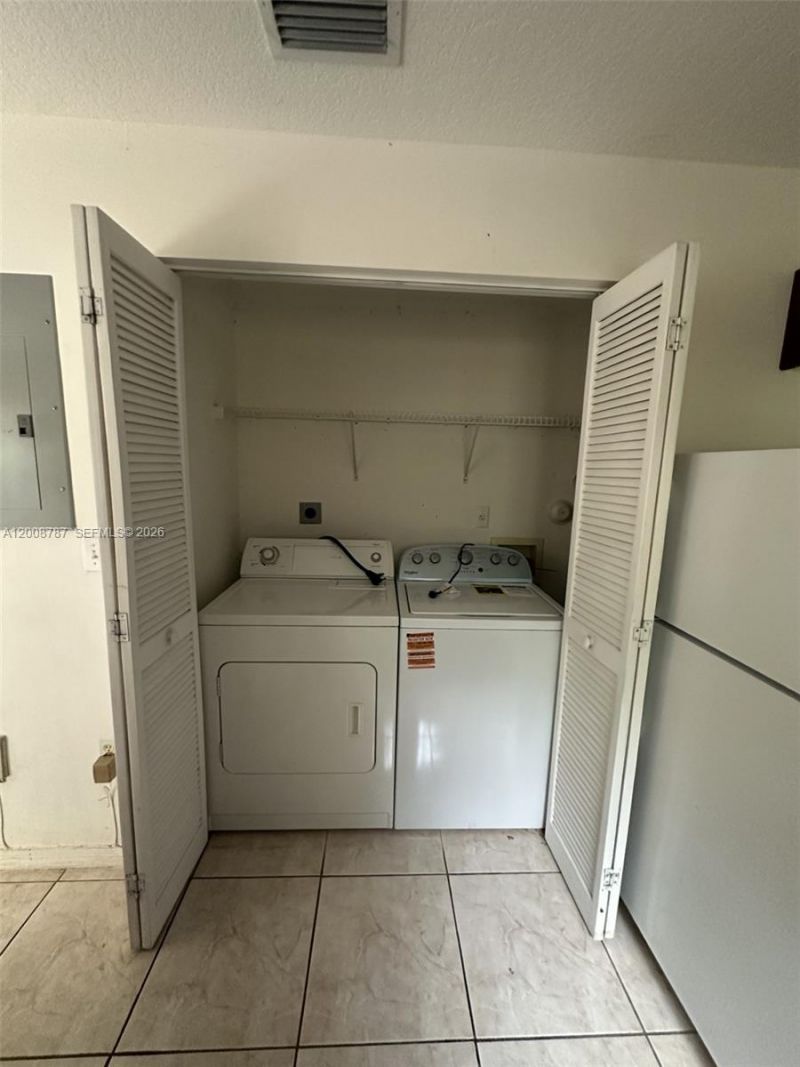 7125 NW 173rd Dr, Unit 2401, Hialeah, FL 33015 Photo