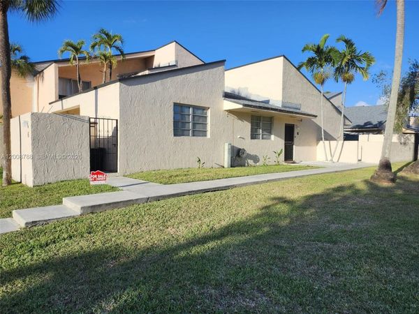 9195 Fontainebleau Blvd , Unit 6, Miami, FL 33172