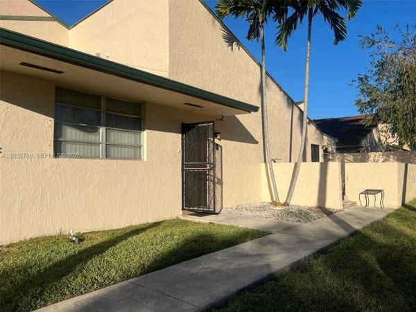 9195 Fontainebleau Blvd, Unit 6, Miami, FL 33172