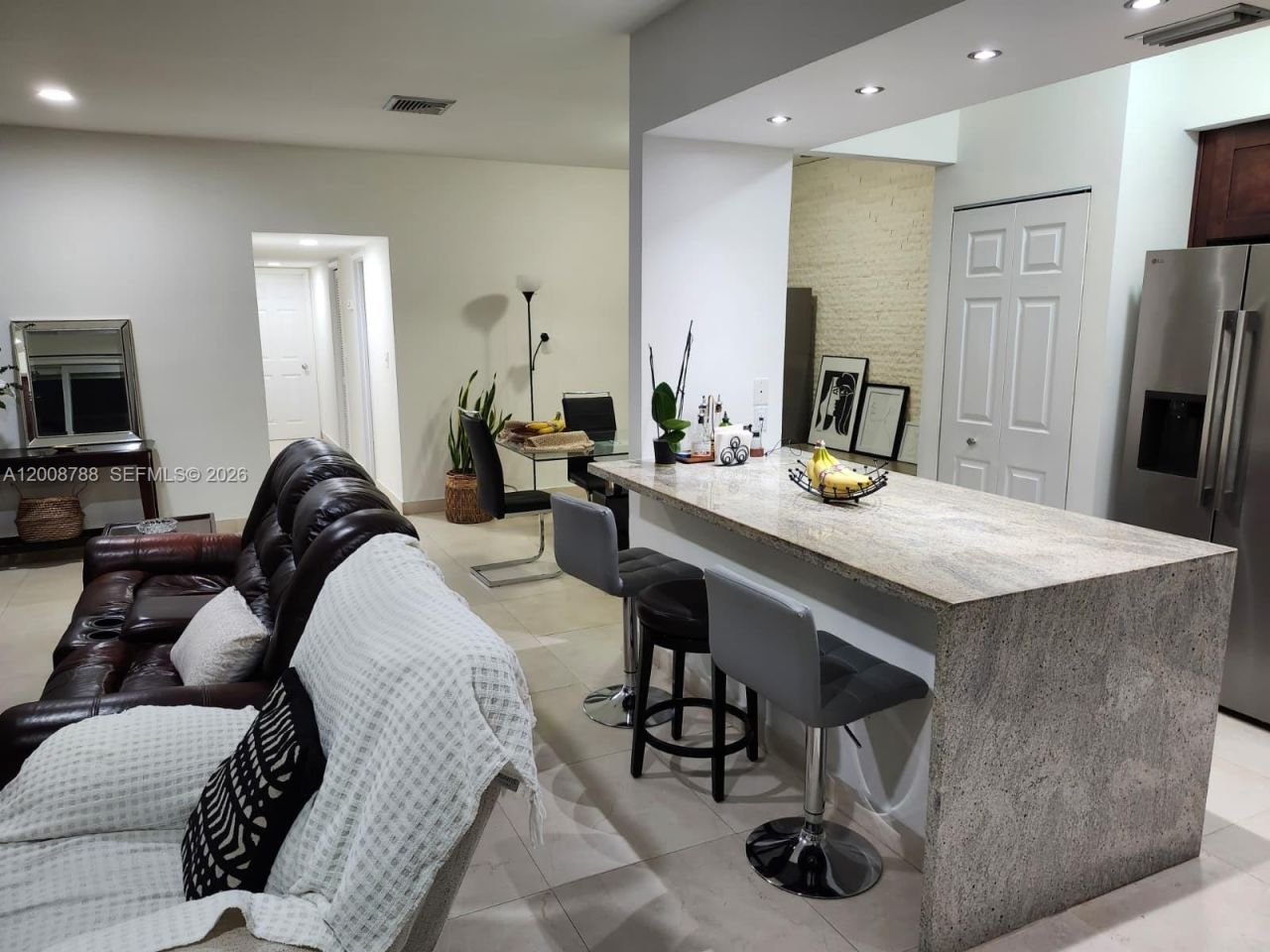 9195 Fontainebleau Blvd, Unit 6, Miami, FL 33172 Photo