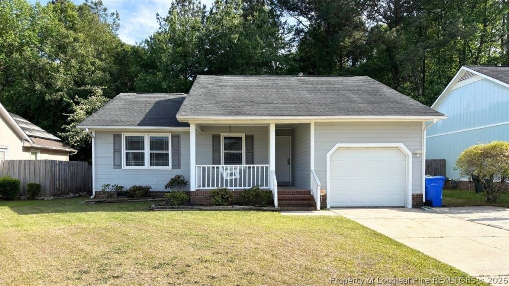 5595 Arapahoe Court, Fayetteville, NC 28304 Main Photo
