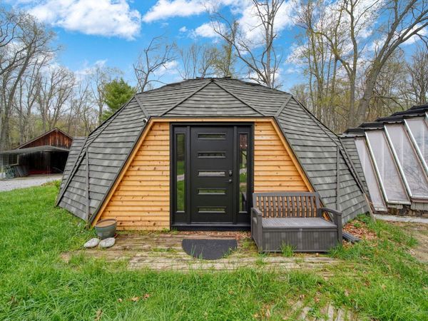 5576 S M 52, Stockbridge, MI 49285