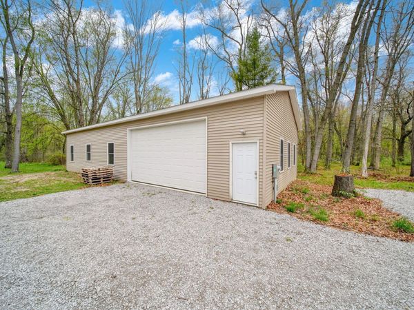 5576 S M 52, Stockbridge, MI 49285