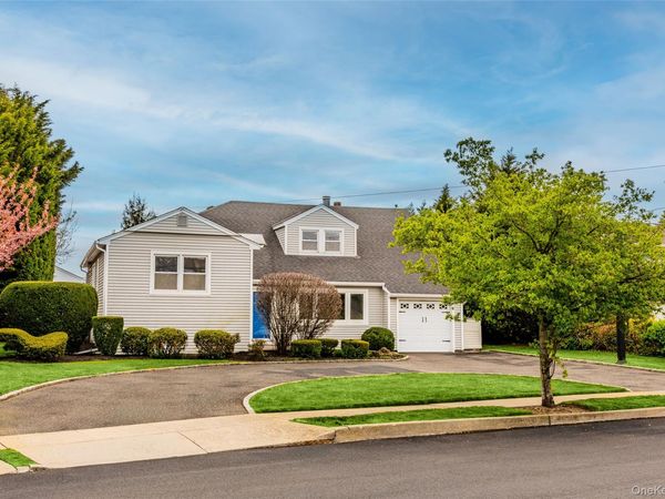 1970 Brook Park Drive , Merrick, NY 11566