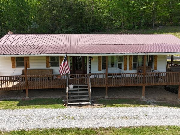 1976 Smoky Creek Rd, Huntsville, TN 37756