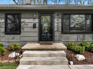 4422 THORNCROFT Avenue, Royal Oak, MI 48073