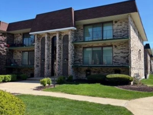 9132 S Pulaski Road , Unit 2E, Oak Lawn, IL 60453