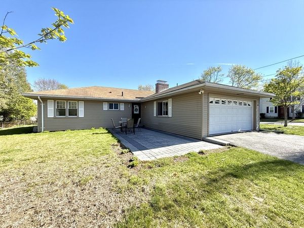 14 Governors St, Worcester, MA 01606