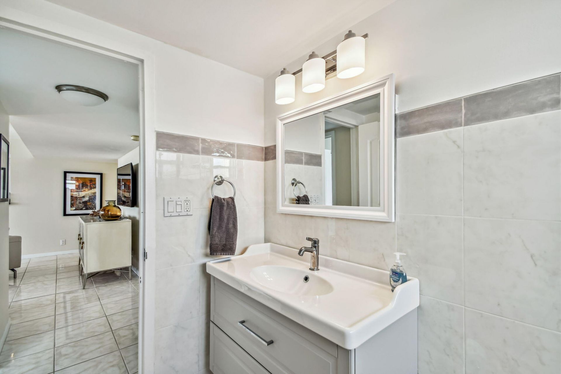 100 Golden Isles Drive, Hallandale Beach, FL 33009 Photo