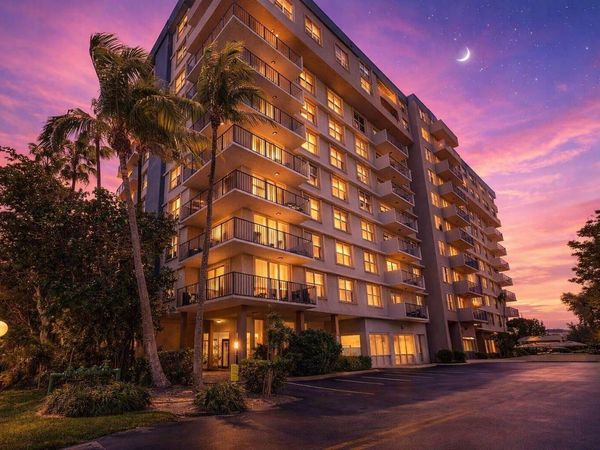 1625 SE 10th Avenue, Unit 905, Fort Lauderdale, FL 33316