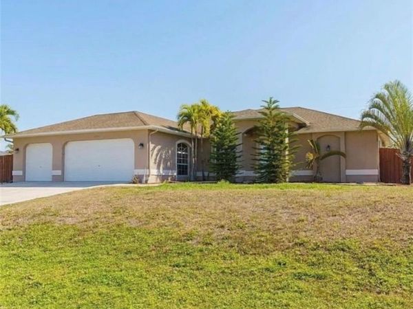 1031 NE 2nd PL , CAPE CORAL, FL 33909