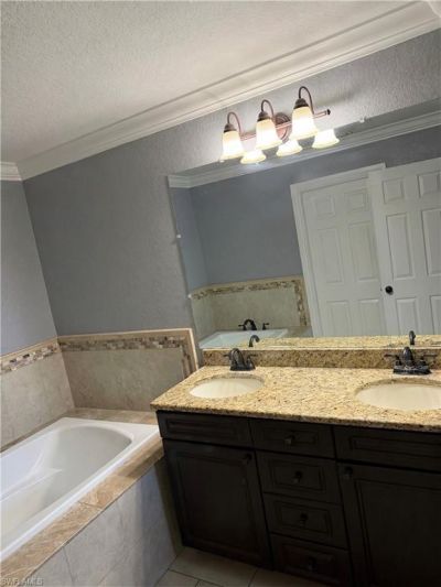 1031 NE 2nd Pl, Cape Coral, FL 33909 Photo
