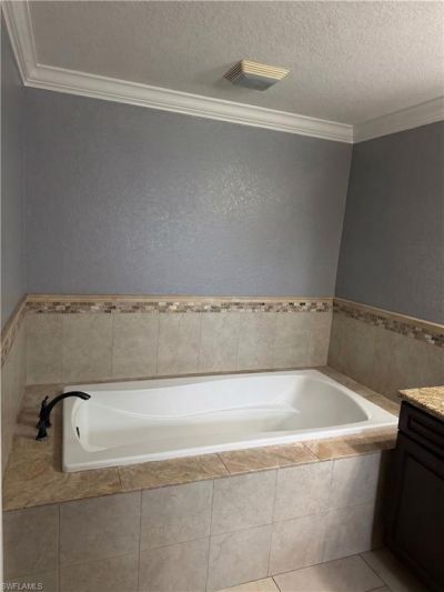 1031 NE 2nd Pl, Cape Coral, FL 33909 Photo