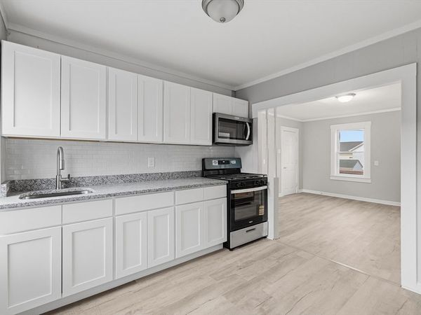 255 Rodman St, Unit 3, Fall River, MA 02721