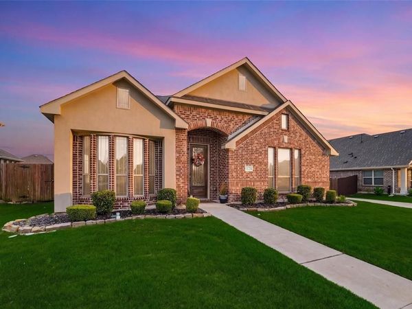 1128 Sutton Place , DeSoto, TX 75115